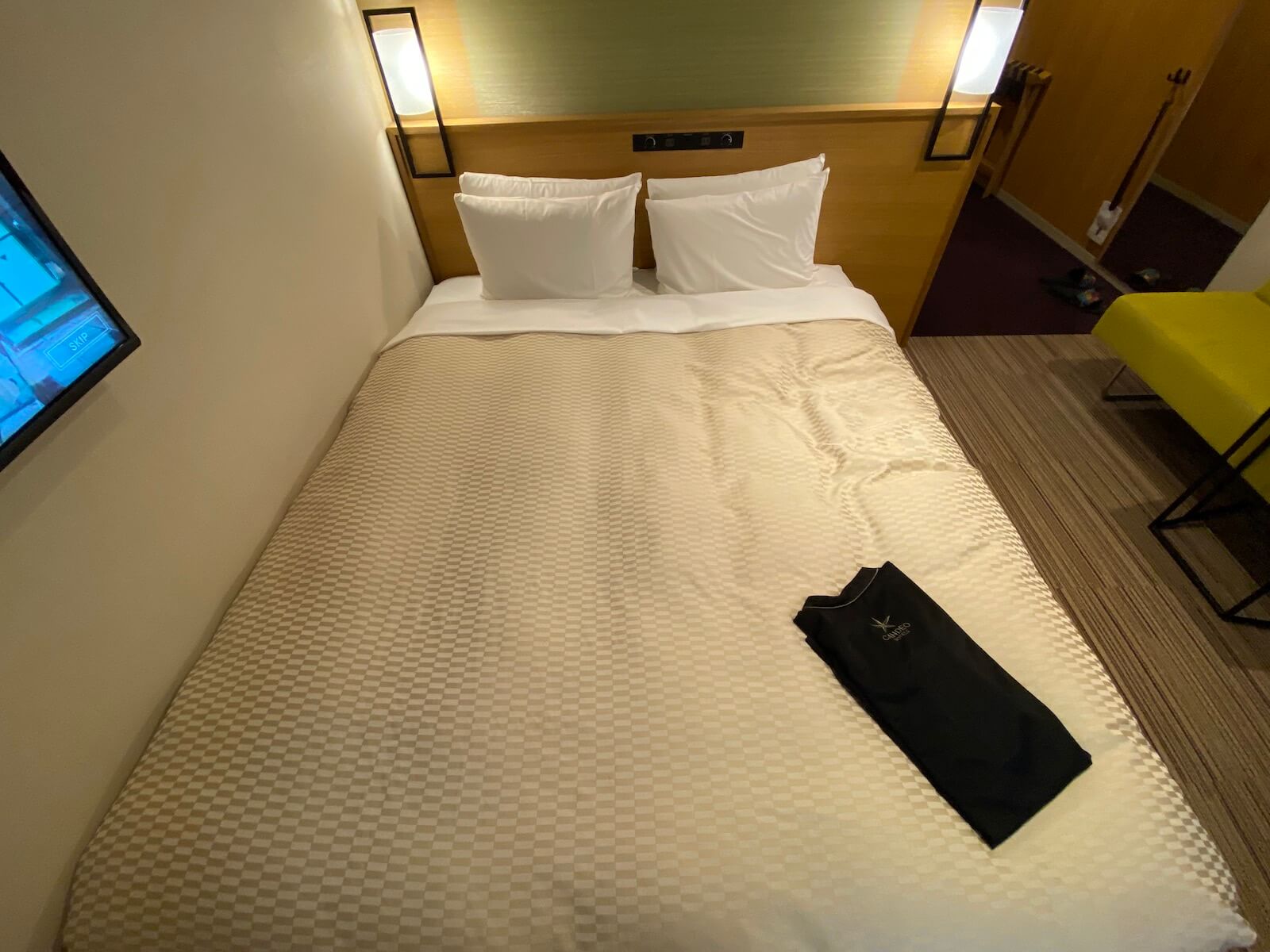 カンデオホテルズ大阪なんば　客室　ベッド