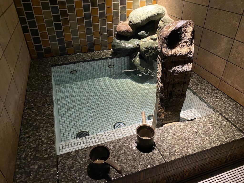 ドーミーインプレミアム大阪北浜　水風呂